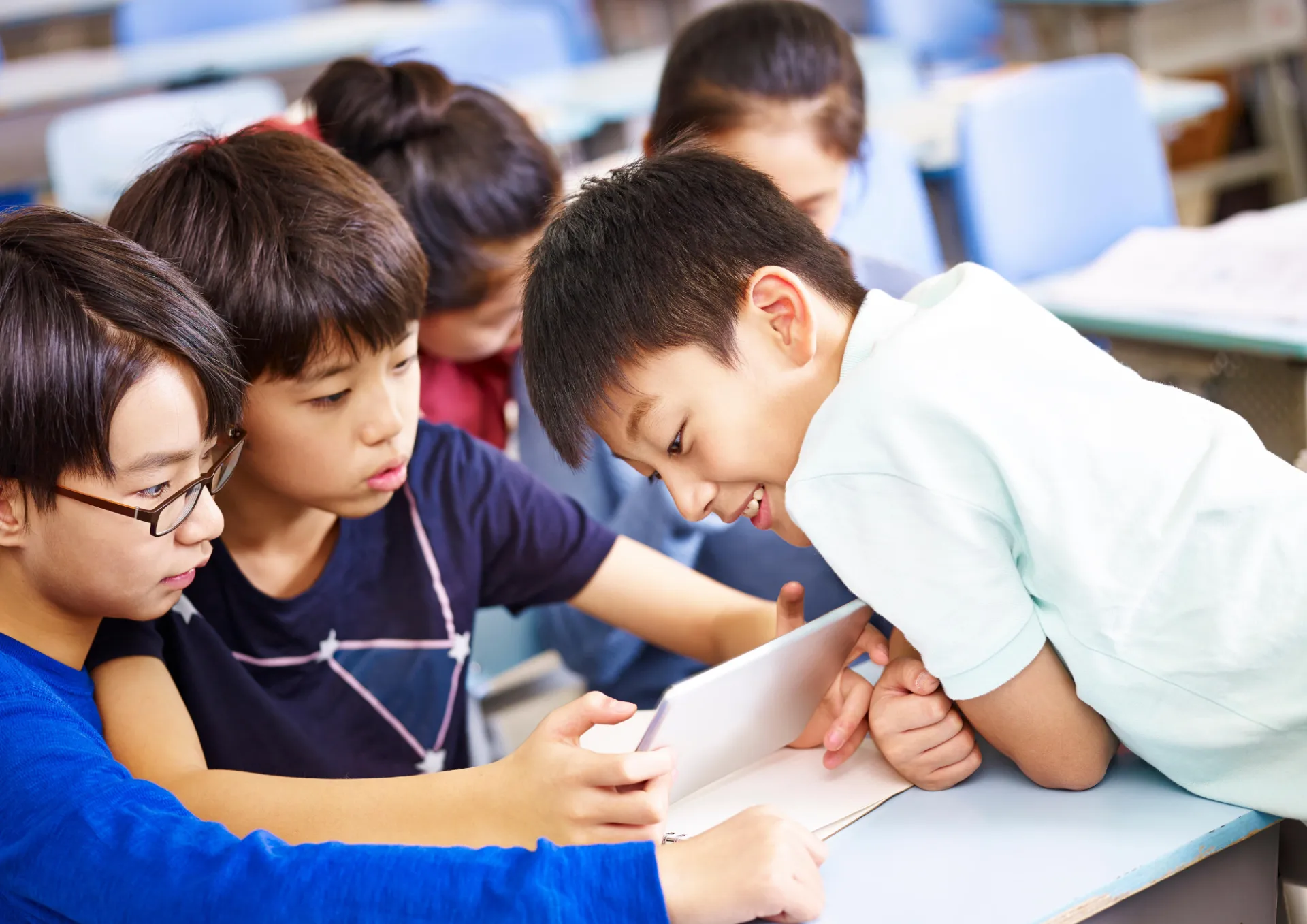 子どもの教育を支えるデジタル活用術と未来に向けた親のサポート法