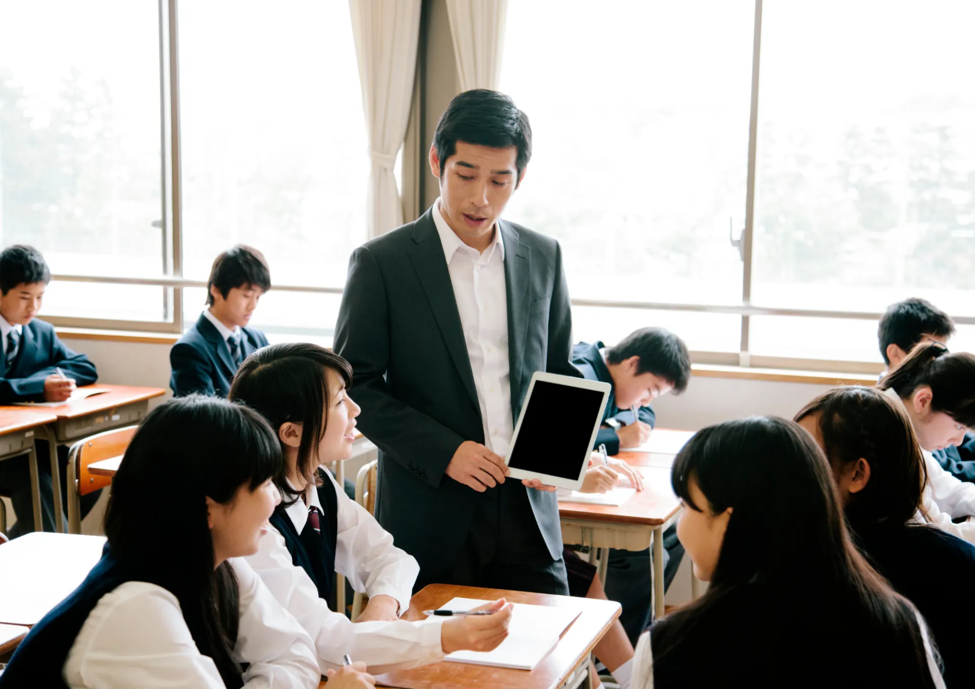 教育制度が形作る日本の教育現場のメリットと課題を深掘り