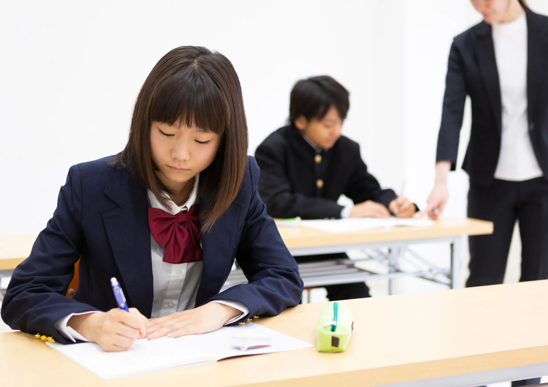 塾特別講習の費用と学習環境比較案内